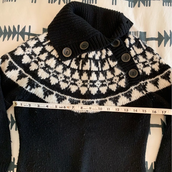 Fair isle Scandinavian style size small black and white knit sweater - Picture 3 of 8